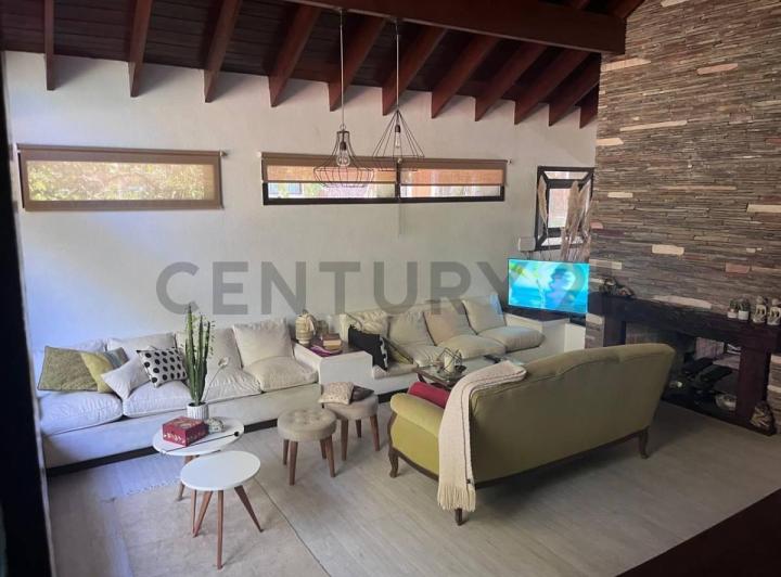Casa · 420m² · 5 Ambientes · 3 Cocheras