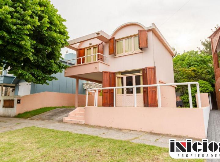 Casa · 100m² · 4 Ambientes
