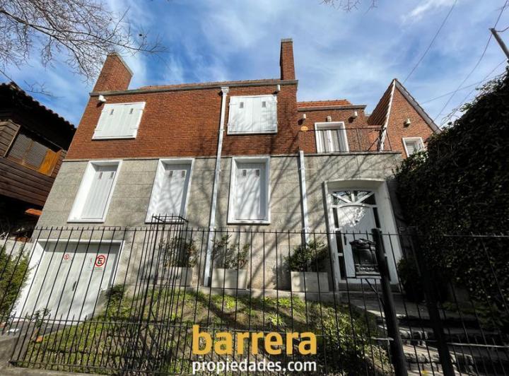 Casa · 180m² · 6 Ambientes · 2 Cocheras