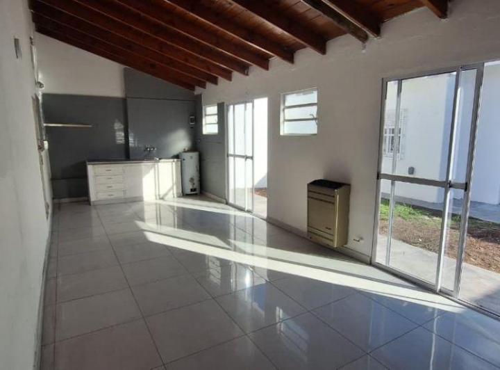 Casa · 140m² · 3 Ambientes · 1 Cochera