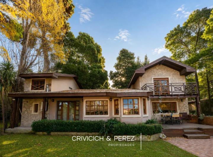 Casa · 170m² · 6 Ambientes