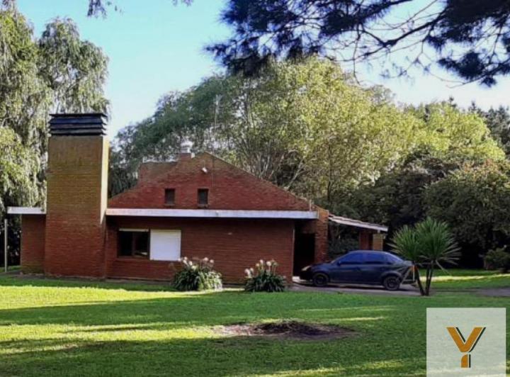 Casa · 170m² · 5 Ambientes · 2 Cocheras