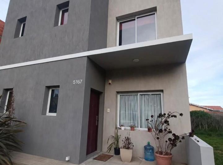 Casa · 85m² · 3 Ambientes · 1 Cochera