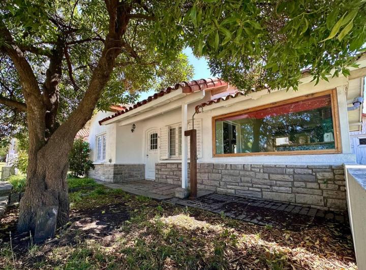 Casa · 70m² · 2 Dormitorios · 1 Cochera