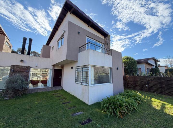 Casa · 117m² · 4 Ambientes · 1 Cochera