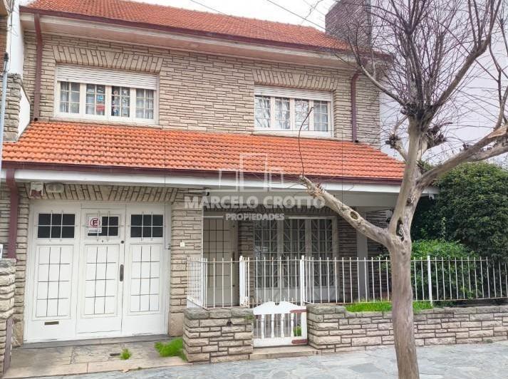 Casa · 280m² · 5 Ambientes