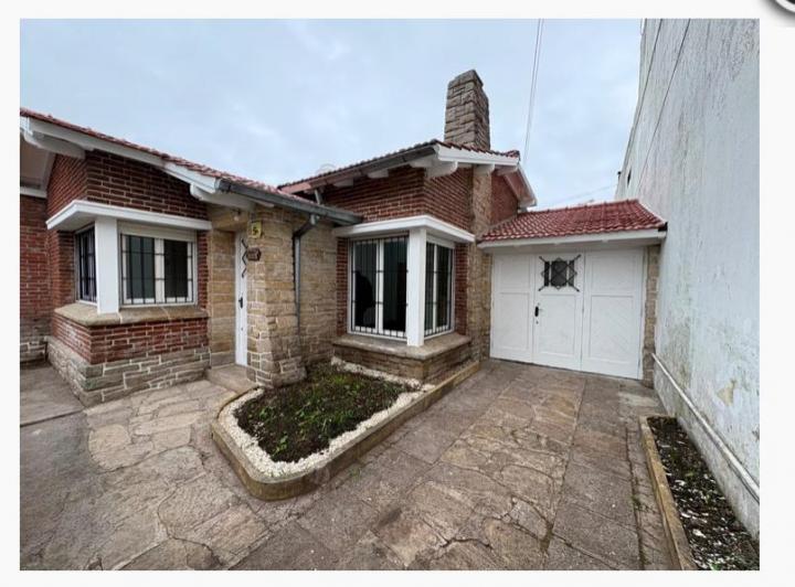 Casa · 145m² · 3 Ambientes · 2 Cocheras