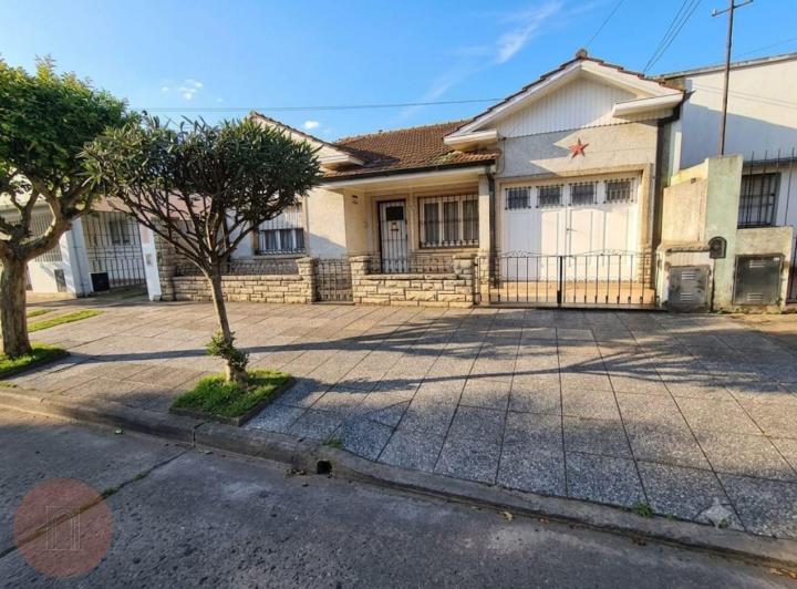 Casa · 163m² · 5 Ambientes · 2 Cocheras