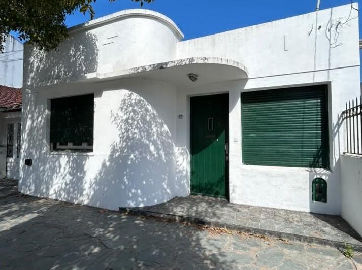 Casa · 200m² · 7 Ambientes · 2 Cocheras