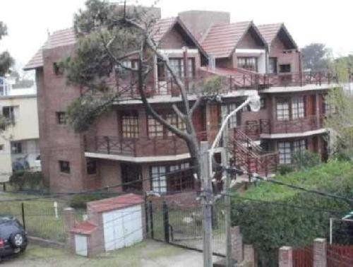 Casa · 82m² · 4 Ambientes · 1 Cochera