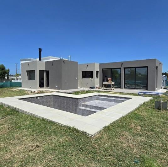 Casa · 148m² · 4 Ambientes · 2 Cocheras