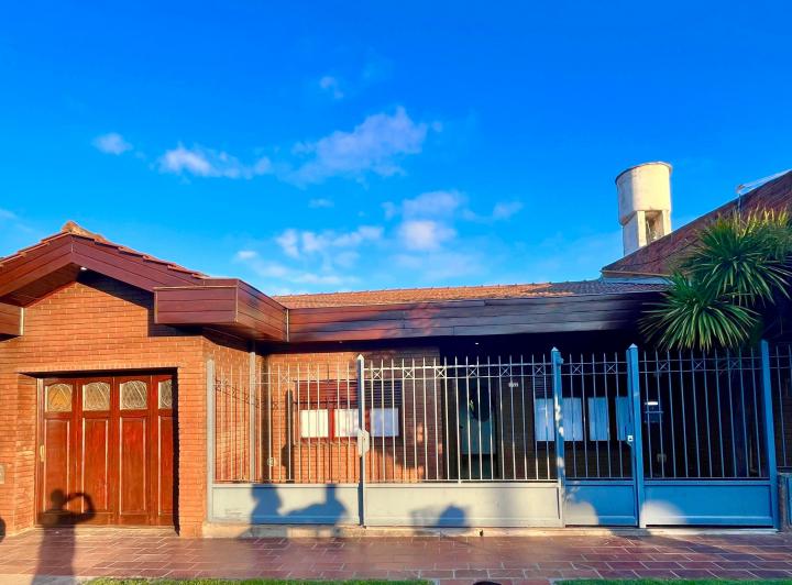Casa · 143m² · 4 Ambientes · 1 Cochera