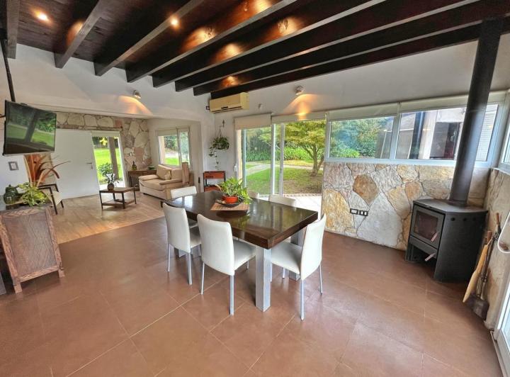 Casa · 160m² · 3 Ambientes · 2 Cocheras