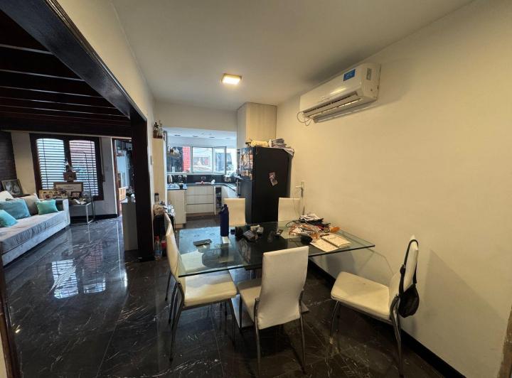 Casa · 300m² · 3 Ambientes · 1 Cochera