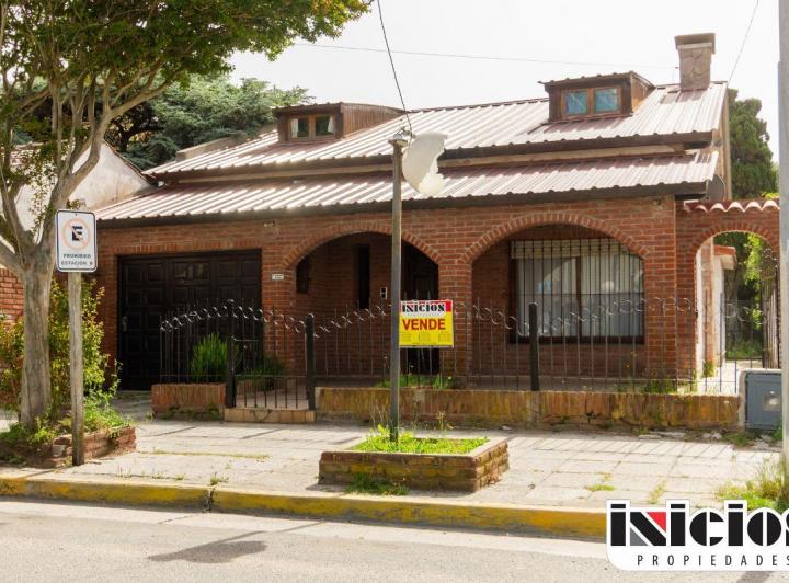 Casa · 160m² · 4 Ambientes · 1 Cochera