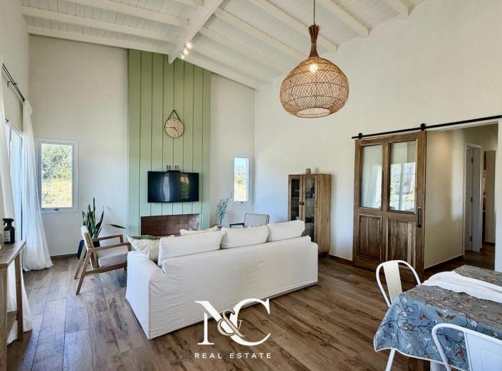 Casa · 160m² · 5 Ambientes · 1 Cochera