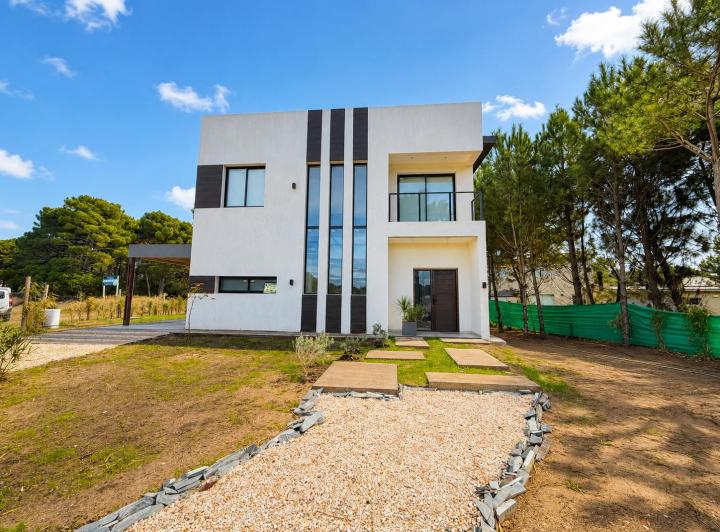 Casa · 135m² · 4 Ambientes · 1 Cochera