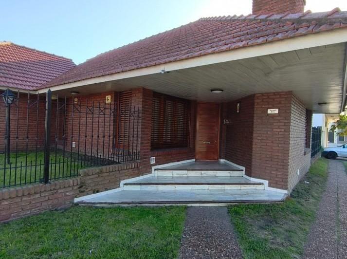 Casa · 127m² · 3 Ambientes · 1 Cochera