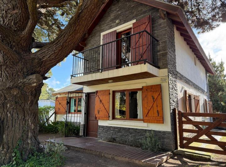 Casa · 115m² · 4 Ambientes · 1 Cochera