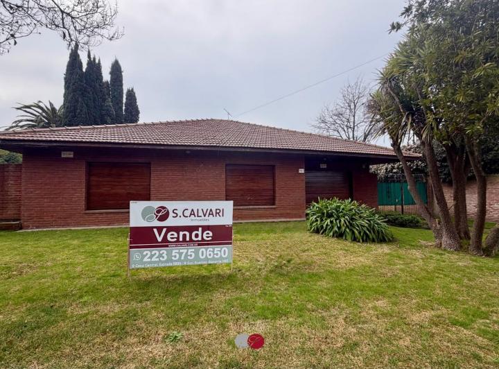 Casa · 164m² · 4 Ambientes · 1 Cochera