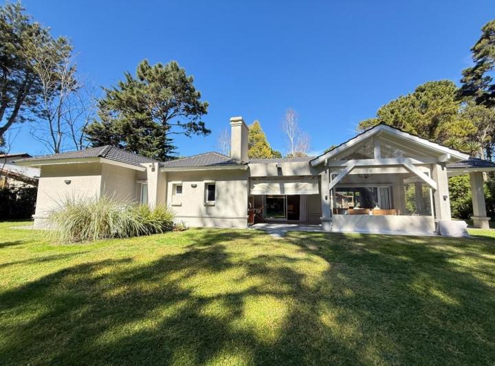 Casa · 170m² · 4 Ambientes