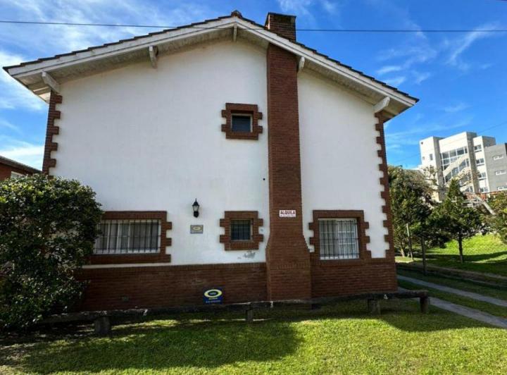 Casa · 280m² · 3 Ambientes