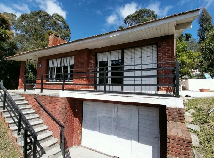 Casa · 130m² · 5 Ambientes · 1 Cochera