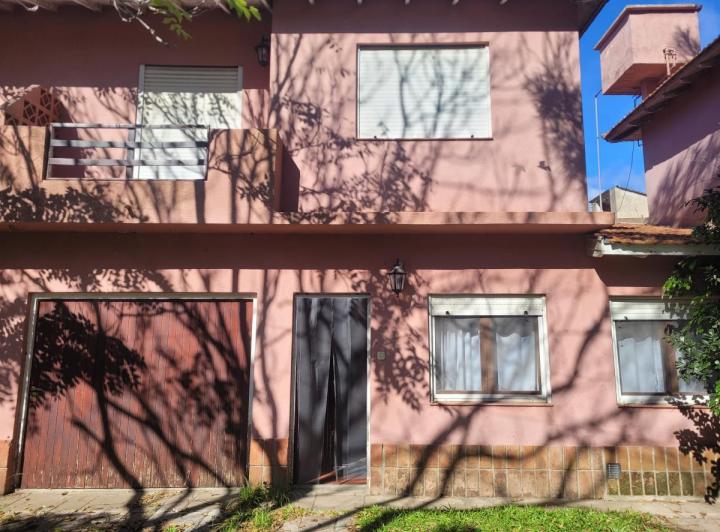 Casa · 114m² · 4 Ambientes · 1 Cochera