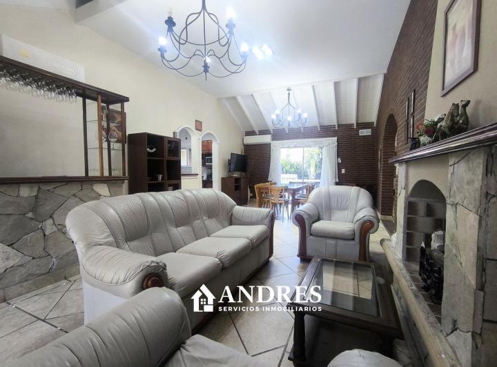 Casa · 180m² · 5 Ambientes · 1 Cochera