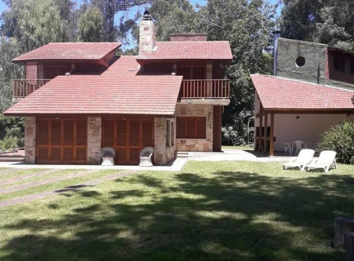 Casa · 280m² · 5 Ambientes