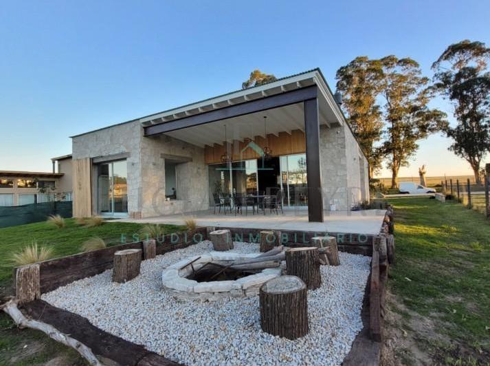 Casa · 140m² · 2 Ambientes