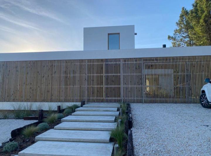 Casa · 470m² · 7 Ambientes · 2 Cocheras