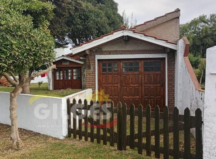 Casa · 100m² · 4 Ambientes · 1 Cochera