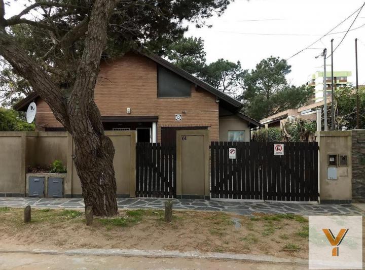 Casa · 150m² · 6 Ambientes · 1 Cochera