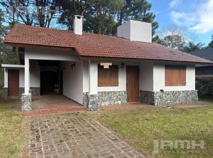 Casa · 90m² · 3 Ambientes · 1 Cochera
