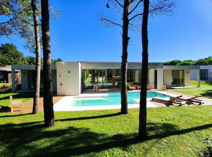 Casa · 350m² · 5 Ambientes