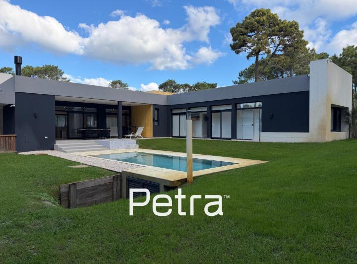 Casa · 165m² · 4 Ambientes · 1 Cochera