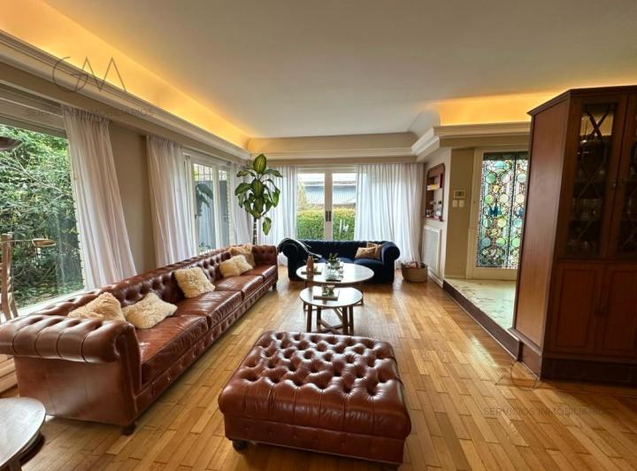 Casa · 316m² · 6 Ambientes · 1 Cochera