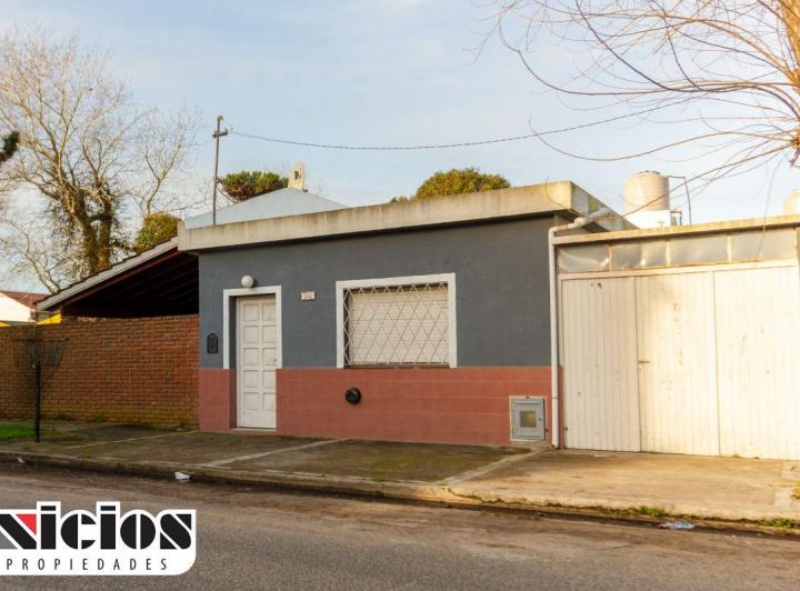 Casa · 1m² · 4 Ambientes · 1 Cochera