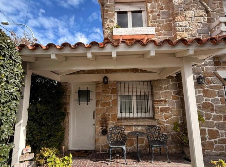 Casa · 250m² · 6 Ambientes