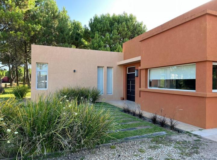 Casa · 240m² · 5 Ambientes