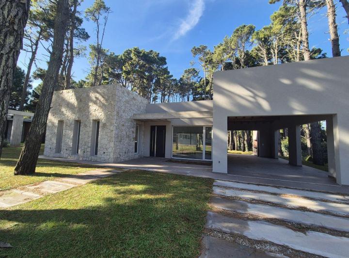 Casa · 168m² · 4 Ambientes · 1 Cochera
