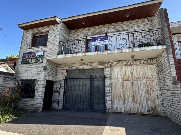 Casa · 288m² · 4 Ambientes · 2 Cocheras
