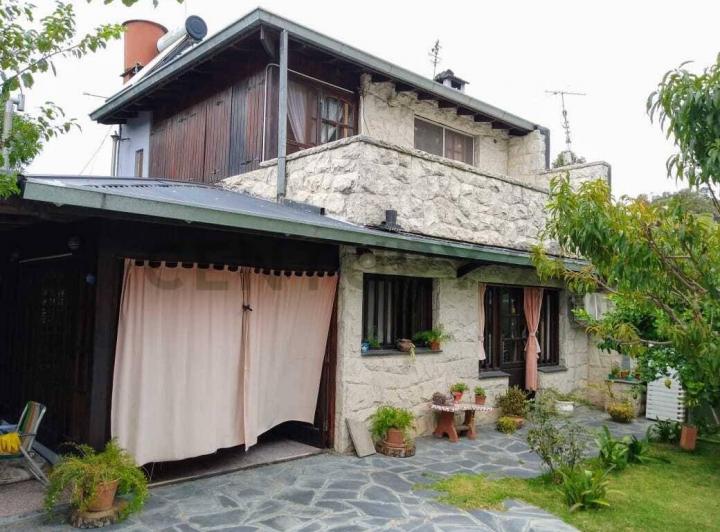 Casa · 130m² · 3 Ambientes · 1 Cochera
