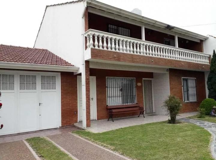 Casa · 110m² · 5 Ambientes · 1 Cochera