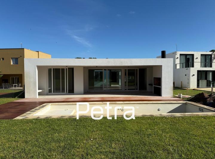 Casa · 265m² · 5 Ambientes