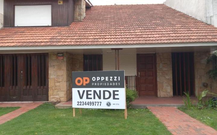 Casa · 166m² · 4 Ambientes · 1 Cochera