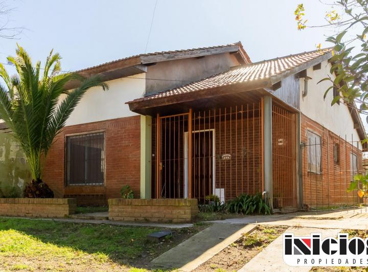 Casa · 1m² · 4 Ambientes · 1 Cochera