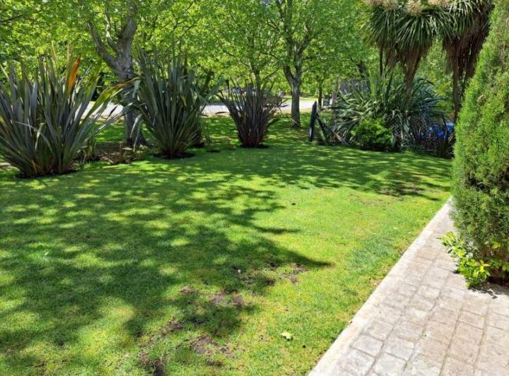 Casa · 220m² · 4 Ambientes · 2 Cocheras