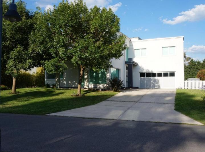 Casa · 600m² · 6 Ambientes · 2 Cocheras